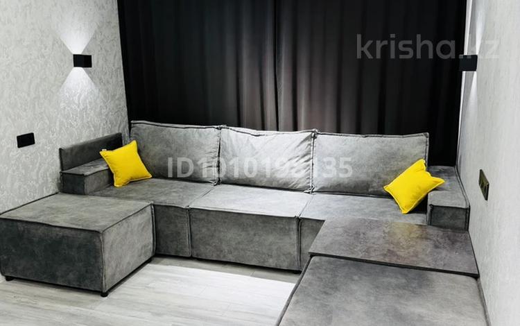 1-комнатная квартира · 55 м² · 8/9 этаж, Павла Корчагина 138 — Качарская за 15 000 ₸ в Рудном — фото 2