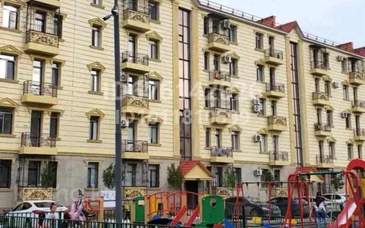 3-бөлмелі пәтер · 80 м² · 2/5 қабат, Просп. Абулхаир Хана 66к3, бағасы: 42 млн ₸ в Атырау, мкр Авангард-2 — фото 2