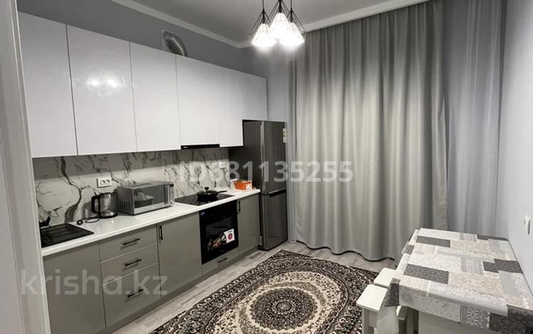 1-комнатная квартира, 39 м², 1/10 этаж помесячно, Култегин 15 за 160 000 〒 в Астане, Есильский р-н — фото 2