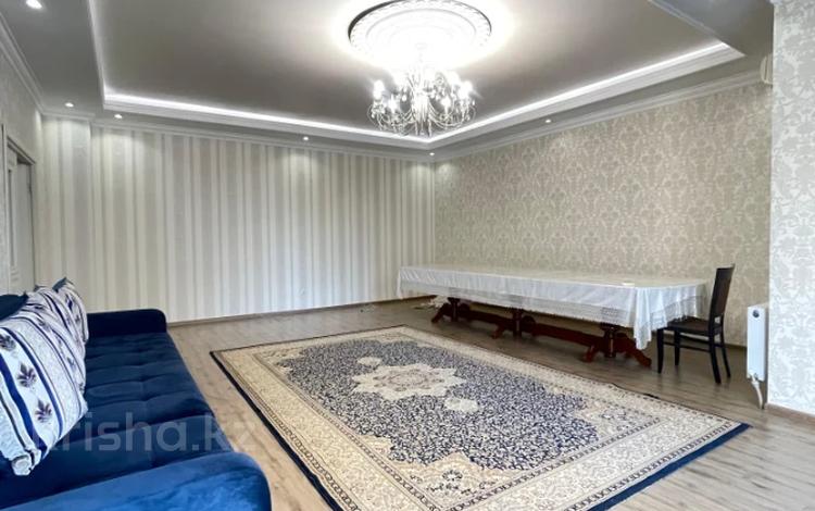 3-комнатная квартира, 120 м², 10/20 этаж помесячно, Брусиловского 163