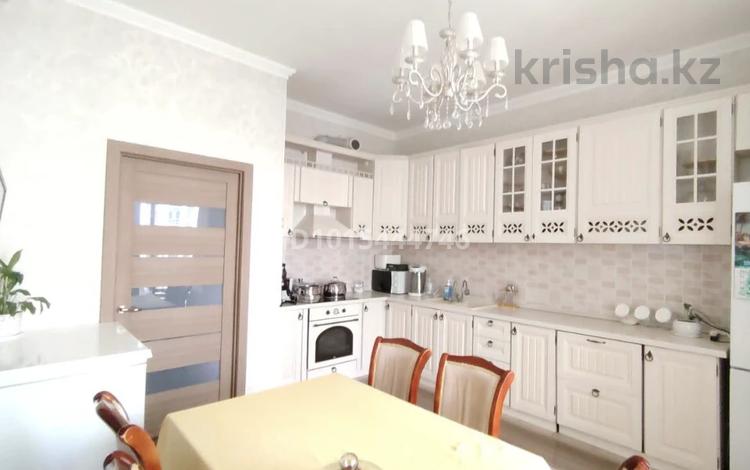 3-комнатная квартира · 88 м² · 3/9 этаж, Кайым Мухамедханов 21 за 470 000 ₸ в Астане, Нура р-н — фото 2