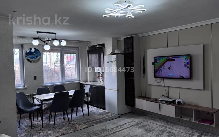 3-комнатная квартира · 70 м² · 1/5 этаж, мкр Акжайык 6б за 28 млн ₸ в Шымкенте, Абайский р-н — фото 2