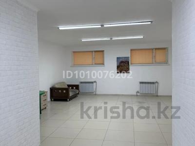 Офисы, магазины и бутики, салоны красоты, образование, развлечения · 110 м² за 12 млн ₸ в Актау, 35-мкр
