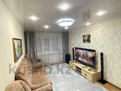 3-комнатная квартира, 63 м², 3/5 этаж, Ауэзова 1 за 32 млн 〒 в Усть-Каменогорске