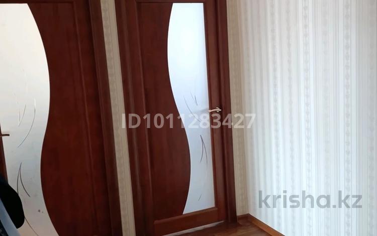 4-бөлмелі пәтер · 85 м², Алатау 50 — Кафе Нур, бағасы: 32 млн ₸ в Боралдае (Бурундай), мкр Водник-1 — фото 2