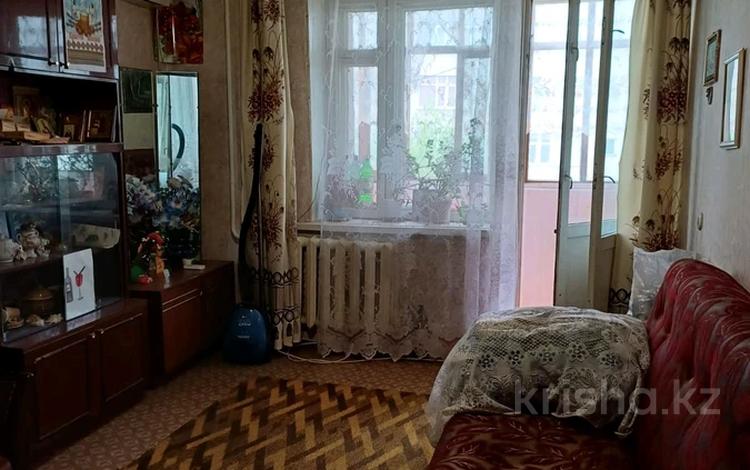 1-комнатная квартира, 32 м², 4/5 этаж, Молдагулова 26 за 10 млн 〒 в Уральске — фото 2