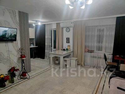 1-комнатная квартира · 37 м² · 1/25 этаж, Микрорайон Байкена Ашимова 26 за 15.5 млн ₸ в Караганде, Казыбек би р-н