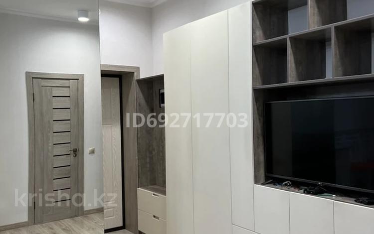 3-комнатная квартира, 70 м², 9/10 этаж помесячно, Алихана Бокейханова 11А