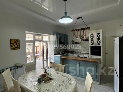 Жеке үй · 6 бөлме · 280 м² · 8 сот., мкр Самал, Проезд 7 7, бағасы: 500 000 〒 в Атырау