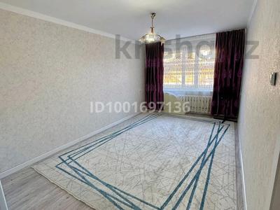 2-комнатная квартира · 45 м² · 1/5 этаж, Анаркулова 16 — 8-школа, акимат, базет за 210 000 〒 в Жезказгане
