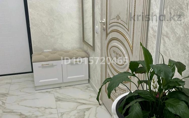 2-бөлмелі пәтер · 52 м² · 2/5 қабат, Халиуллина 172/10 — Магнум, бағасы: 295 000 ₸ в Алматы, Медеуский р-н — фото 2