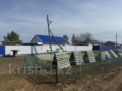 Отдельный дом · 4 комнаты · 100 м² · 10 сот., Батыс 14 — Мометова/Спортивная за 15.5 млн 〒 в Пугачеве