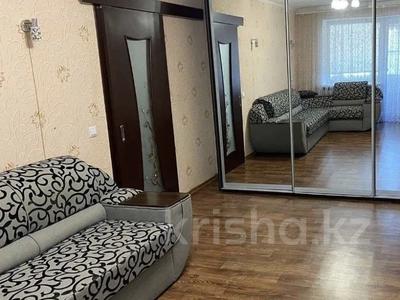 1-комнатная квартира, 32 м², 2/5 этаж помесячно, Жастар 21 за 100 000 〒 в Усть-Каменогорске