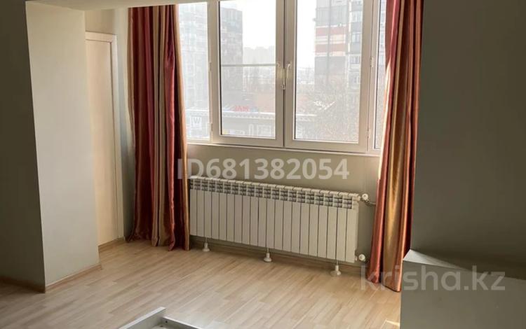 2-комнатная квартира, 84 м², 5/5 этаж помесячно, мкр Алмагуль 290 — Жарокова