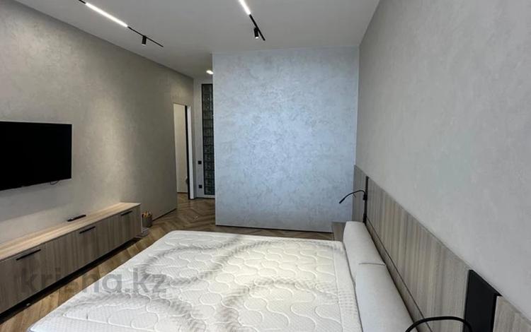 3-комнатная квартира · 120 м² · 8 этаж, Шамши Калдаяков 8 за 700 000 ₸ в Астане, Сарайшык р-н — фото 2