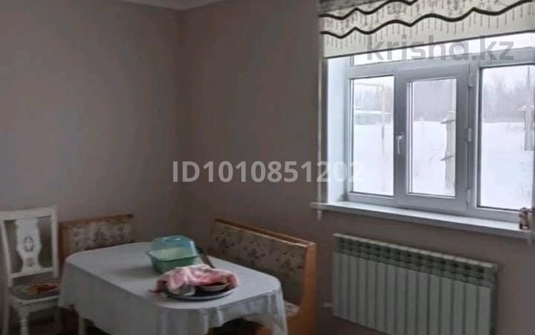 Отдельный дом · 3 комнаты · 100 м² · 10 сот., Мереке 1/3 — Пос.Белогорка за 15 млн ₸ в Актобе — фото 2