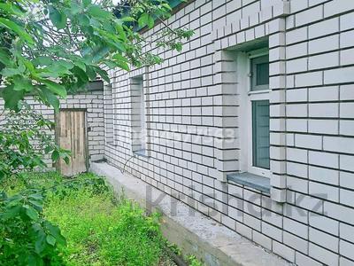 Продажа домов и дачи в Абай обл.: Отдельный дом · 4 комнаты · 88.5 м² · 6.5 сот., 6 проезд за 15 млн 〒 Отдельный дом · 4 комнаты · 88.5 м² · 6.5 сот., 6 проезд за 15 млн 〒 в Семее, мкр Красный Кордон