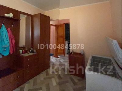 3-комнатная квартира · 64 м² · 2/10 этаж, Голубые пруды 18 — Айгерим. ресторан ЗАМАН за ~ 24.3 млн 〒 в Караганде