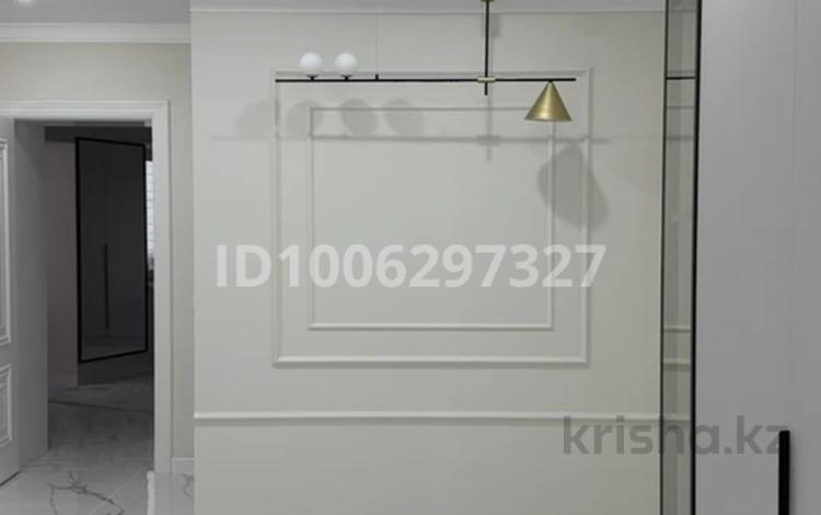 4-бөлмелі пәтер · 140 м² · 3/5 қабат, Сатпаева 42 — Напротив ТРЦ «Атырау», бағасы: ~ 75.6 млн ₸ — фото 2