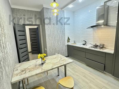 1-комнатная квартира · 56 м² · 4/5 этаж, мкр 4, Абулхаир Хана 177/1 за 15 000 ₸ в Уральске