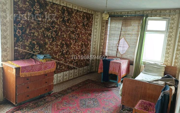 3-комнатная квартира · 62.3 м² · 4/5 этаж, мкр Айгуль, Мкр Айгуль улица Лизы чайкино 18 18 за 15 млн ₸ в Уральске — фото 2