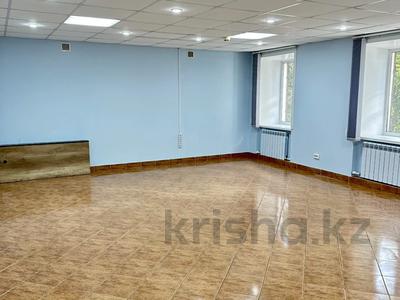 Еркін, кеңселер, дүкендер мен бутиктер, қоймалар, қоғамдық тамақтану орны, сұлулық салондары, білім орталықтары, ойын-сауық, конференц-залдар, кабинеттер және жұмыс орындары, студиялар · 38.3 м², бағасы: 150 000 ₸ в Рудном