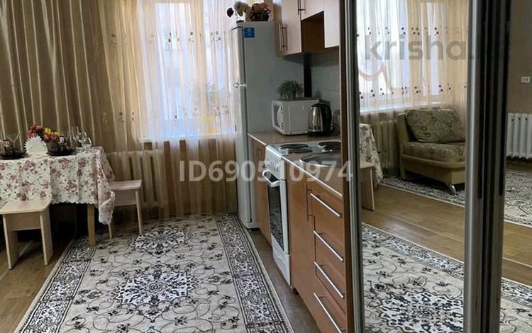 2-комнатная квартира · 65 м² · 4/5 этаж, Славского 56 за 15 000 ₸ в Усть-Каменогорске — фото 2
