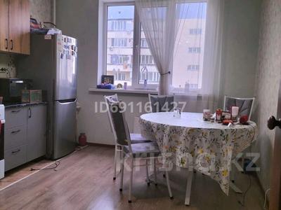 2-комнатная квартира, 69 м², 6/9 этаж, мкр Акбулак — возле школы 178 за 36.5 млн 〒 в Алматы, Алатауский р-н