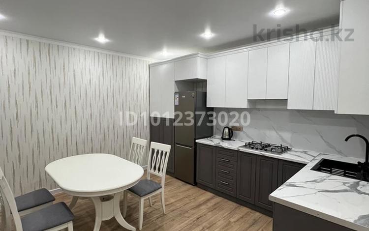 2-комнатная квартира · 60 м² · 1/1 этаж, мкр Тастак-3 109 — Жаксы жерде орналаскан за 20 000 ₸ в Алматы, Алмалинский р-н — фото 2