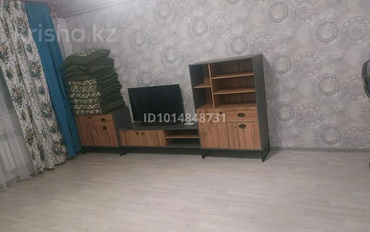 2-комнатная квартира · 80 м² · 5/5 этаж, мкр. Алтын орда 17А к1 за 150 000 ₸ в Актобе — фото 2