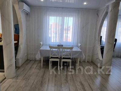 4-бөлмелі пәтер, 100 м², 6/9 қабат, Батыр Баяна — 17 школа, бағасы: 50.5 млн 〒 в Петропавловске