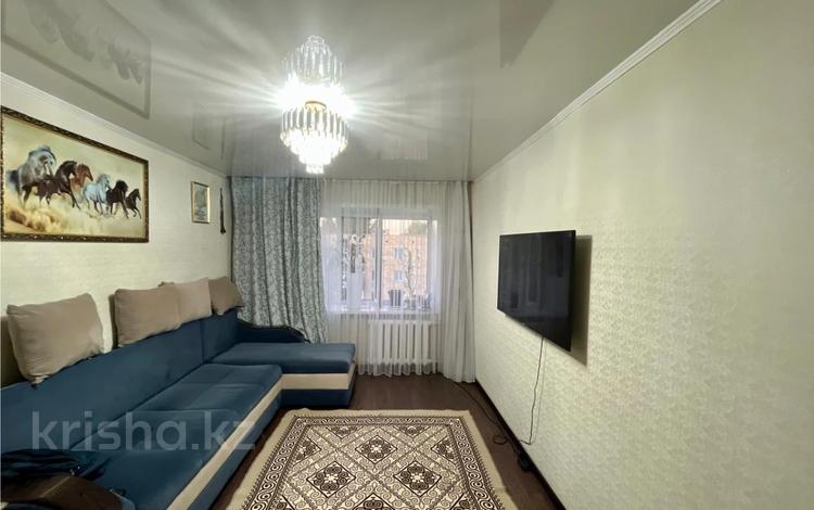 2-комнатная квартира · 45 м² · 5/5 этаж, Майкудук, 12й микрорайон за 10.5 млн ₸ в Караганде, Алихана Бокейханова р-н — фото 2
