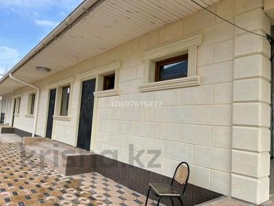Аренда домов или дач в Туркестанской обл.: Отдельный дом · 10 комнат · 250 м², Майлықожа 22 — Коркыт ата за 380 000 〒 Отдельный дом · 10 комнат · 250 м², Майлықожа 22 — Коркыт ата за 380 000 〒 в Туркестане