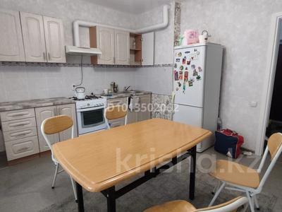 1-комнатная квартира · 52 м² · 4/9 этаж, мкр Аксай-1А 28 за 250 000 ₸ в Алматы, Ауэзовский р-н