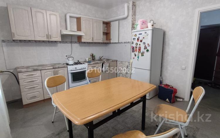1-комнатная квартира · 52 м² · 4/9 этаж, мкр Аксай-1А 28 за 250 000 ₸ в Алматы, Ауэзовский р-н — фото 5