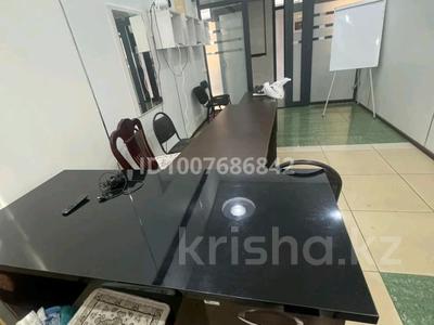 1 бөлме · 25 м² · 2 қабат, Момышулы 23 — Желтоқсан, бағасы: 150 000 ₸ в Шымкенте, Туран р-н