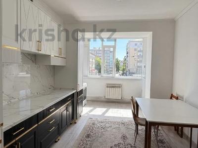 3-комнатная квартира · 120 м² · 5/5 этаж, Молдагулова 36бк2 — Капитал плаза, Гипер дина за 200 000 ₸ в Актобе