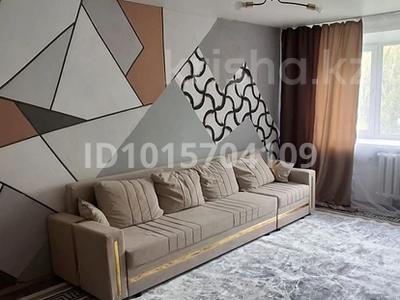 2-комнатная квартира · 50 м² · 5/5 этаж, Комарова 10 за 12 000 ₸ в Алтае