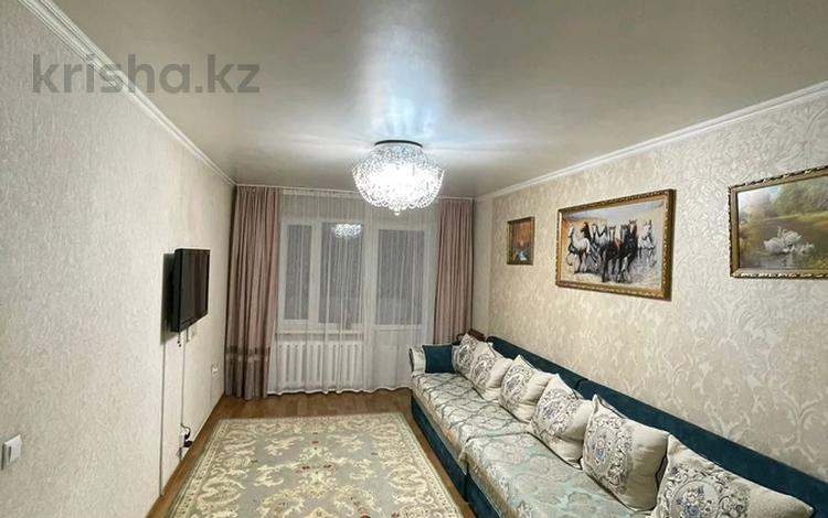 3-комнатная квартира, 58 м², 2/5 этаж, мкр №6 за 37 млн 〒 в Алматы, Ауэзовский р-н — фото 2