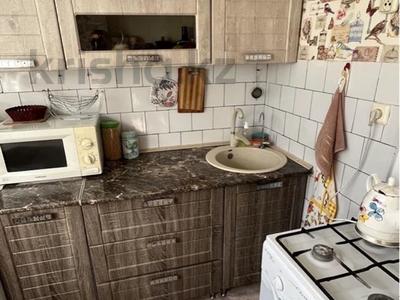 Продажа квартир в Западно-Казахстанской обл.: 2-комнатная квартира · 43 м² · 3/5 этаж, Алмазова за 15 млн 〒 2-комнатная квартира · 43 м² · 3/5 этаж, Алмазова за 15 млн 〒 в Уральске