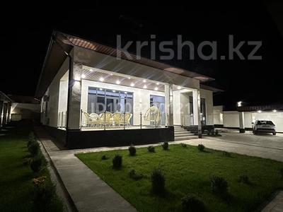 Отдельный дом · 4 комнаты · 230 м² · 10 сот., мкр Северо-Запад — Утегенова за 200 млн 〒 в Шымкенте, Абайский р-н