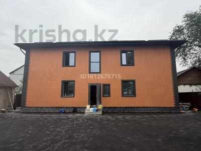 Жеке үй · 9 бөлме · 400 м² · 6 сот., мкр Шанырак-2, Жаркындаева 27, бағасы: 2 млн ₸ в Алматы, Алатауский р-н
