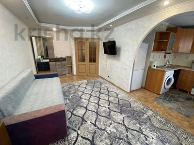2-комнатная квартира · 55 м² · 3/5 этаж, Набережная им Славского 24 — Ауезова за 13 000 〒 в Усть-Каменогорске, Ульбинский