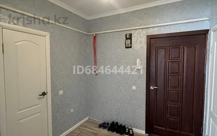 1-бөлмелі пәтер · 50 м² · 1/9 қабат, Алмагүл ш/а. 7 — Возле т/д Бакдаулет, бағасы: 150 000 ₸ в Атырау, мкр. Алмагуль — фото 2