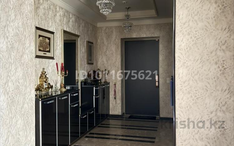 4-бөлмелі пәтер · 155 м² · 2/18 қабат, ул. Асанбая Аскарова 10, бағасы: 163 млн ₸ в Алматы, Бостандыкский р-н — фото 2