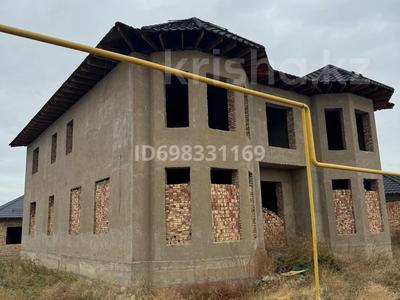 Продажа домов и дачи в Алматинской обл.: Отдельный дом · 9 комнат · 480 м² · 12 сот., Квартал 22 79, 80 за 60 млн 〒 Отдельный дом · 9 комнат · 480 м² · 12 сот., Квартал 22 79, 80 за 60 млн 〒 в Каскелене