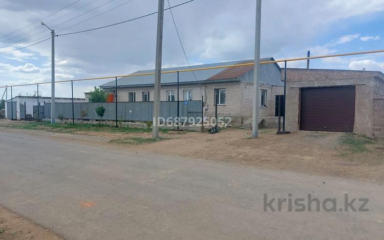 Отдельный дом · 6 комнат · 200 м² · 16 сот., Новая 9а за 57 млн ₸ в Шубар — фото 4