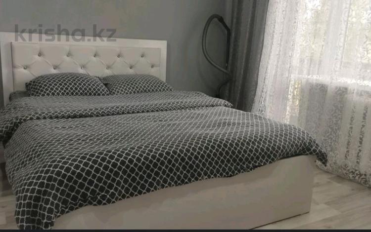 1-комнатная квартира · 41 м², Тауелсиздик 4 — Асе, НИШ, бассейн, обл гаи, гипер дина , каптал плаза за 10 000 ₸ в Актобе — фото 2