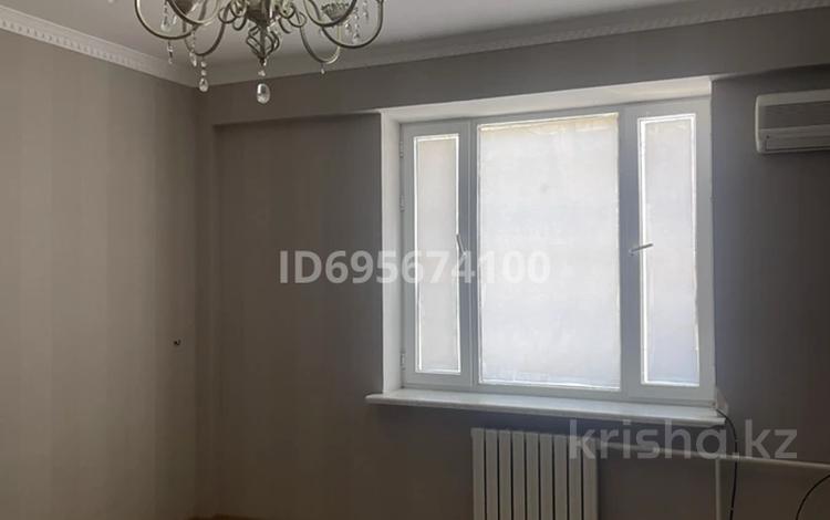 2-бөлмелі пәтер · 74 м² · 2/5 қабат, Грин эпл 12б, бағасы: 35.5 млн ₸ в Атырау, мкр Авангард-4 — фото 2