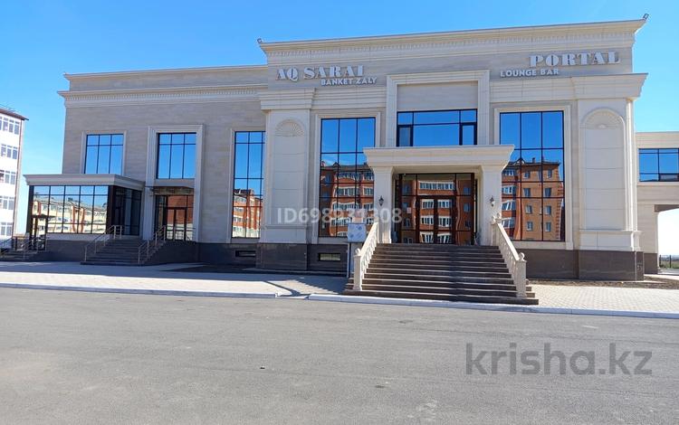 Еркін, дүкендер мен бутиктер, қоғамдық тамақтану орны, сұлулық салондары, монша, қонақ үй және демалыс орындары, медорталықтар мен дәріханалар, ойын-сауық · 5000 м², бағасы: 979 млн 〒 в Акмоле — фото 2